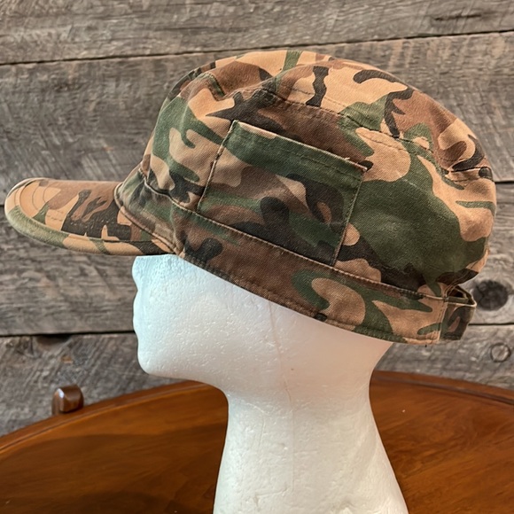 CrownCap - Picture 3 of 5